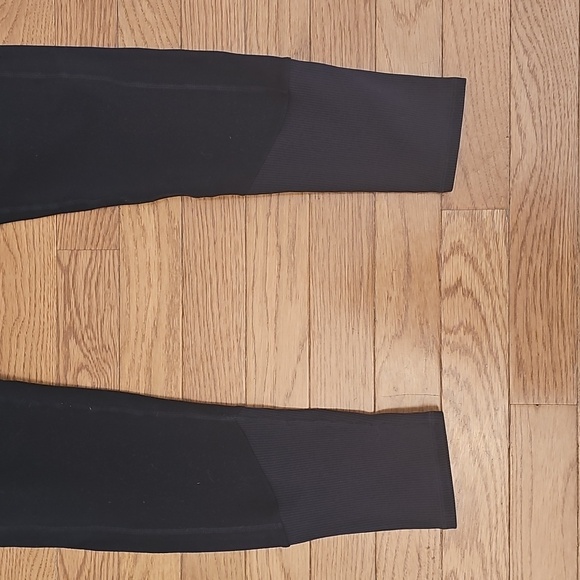 High-Waist Alosoft Lounge Legging - Picture 5 of 9